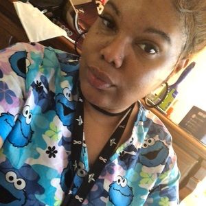 Meet your Posher, Monique